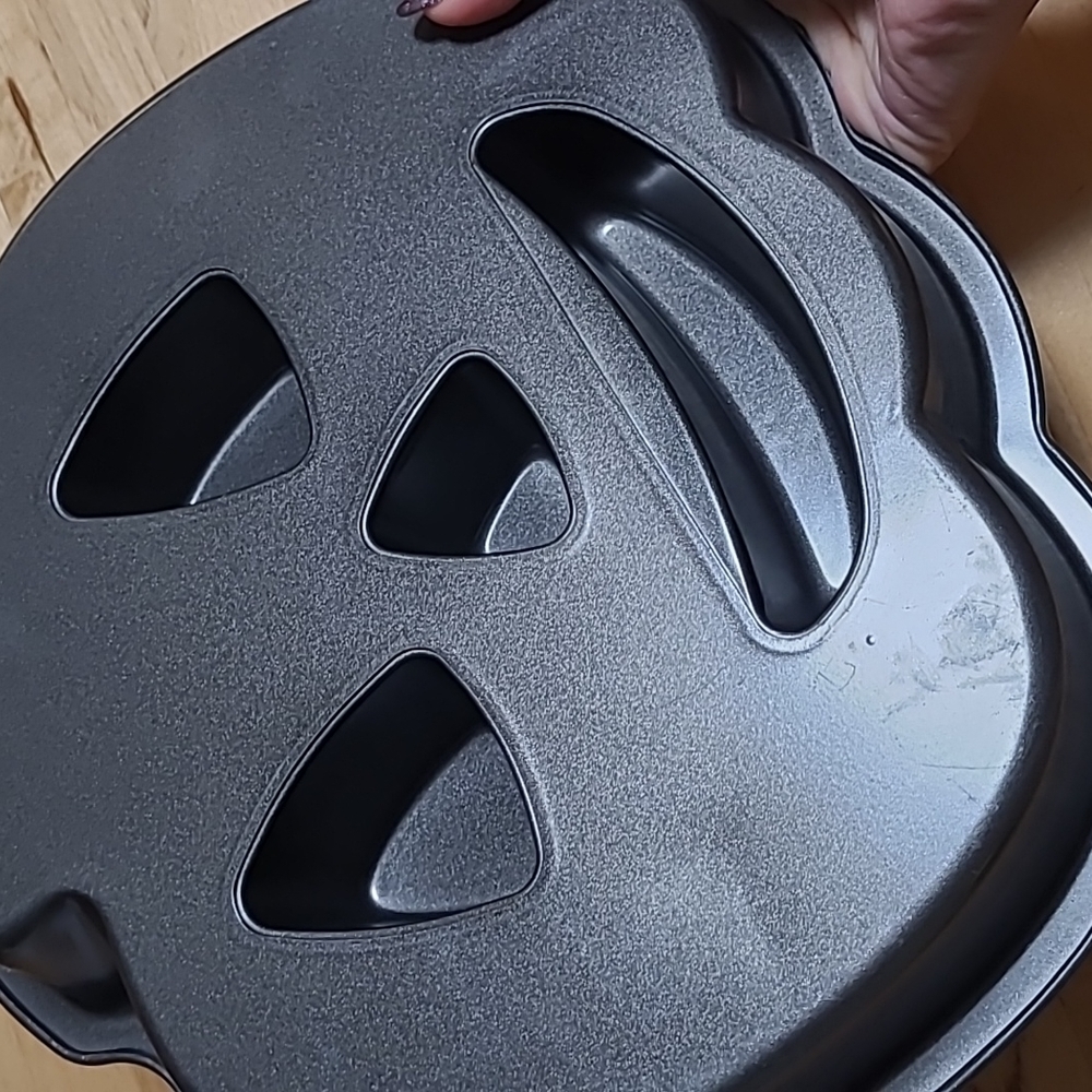 🔶️5 for $30🔶️ Wilton Nonstick Pumpkin Bake Pan - Picture 4 of 5